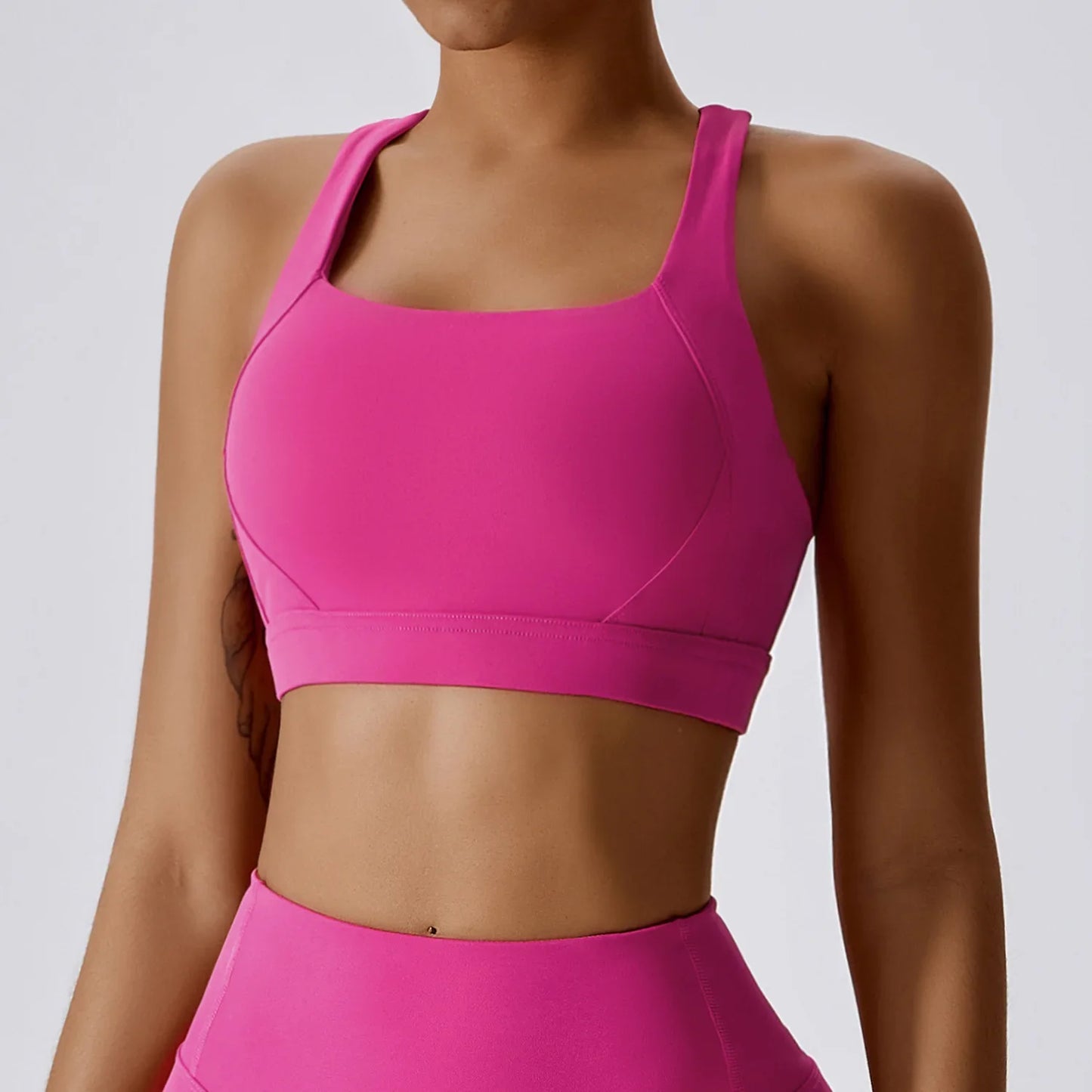 Women’s Crossed Shoulder Strap Sports Bra